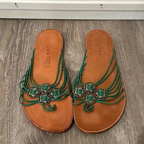 Flip Flops - Picture 1 of 3